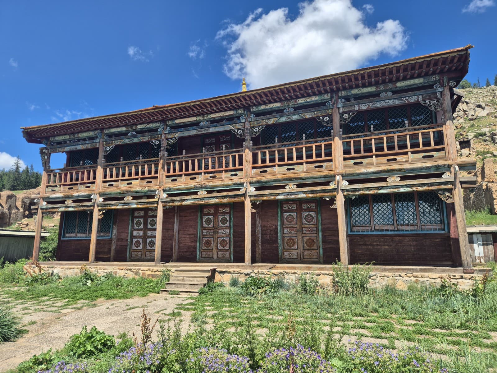 Manzushir Monastery Day Tour